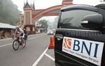 Asap Masih Temani Pebalap Tour de Singkarak