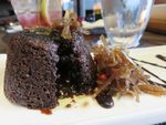 Oishi! Nikmatnya Kuro Unagi Burger dan Lava Cake a la Osakamaru