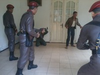 Di samping bangunan utama, ada rumah ajudan dengan diorama penculikan Kapten Pierre Tendean diculik. Kapten Pierre Tendean akhirnya gugur dan menjadi salah satu dari Pahlawan Revolusi (Wahyu/detikTravel)