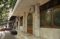 Selain makam Pangeran Achmad Djaketra dan kerabatnya, salah satu peninggalan lainnya adalah Masjid Jami Assalafiyah yang juga dibangun oleh beliau (Randy/detikTravel)