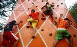 Keceriaan Anak-anak Bantaran Kali Ciliwung
