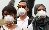 Para artis dan musisi juga mengenakan masker.