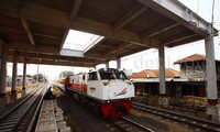 Pembangunan stasiun ini tak mengganggu aktivitas kereta api.
