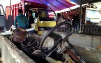 Gudang itu menyimpan bagian-bagian truk yang telah dipreteli, Jumat (9/10/2015). Pool/Hendrik I Raseukiy/detikFoto.