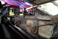 Sayang, dalam penggerebekan ini, polisi tidak menemukan pemilik gudang tersebut. Pool/Hendrik I Raseukiy/detikFoto.