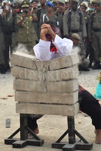 Sejumlah atraksi ditampilkan oleh Satpol PP.