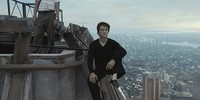 Dia sadar dengan segala risikonya, tapi bagi Petit itulah tujuan dia hidup. (Sony Pictures)