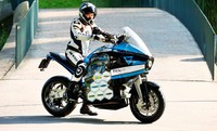 Ketangguhan Strom Pulse ini juga terletak dari performa yang dimilikinya. Motor listrik ini diklaim bakal mampu berlari hingga 160 km/jam, dan hanya butuh waktu 5 detik untuk bisa berlari 0-100 km/jam. Pool/University of Technology.