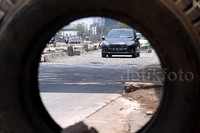 Pelebaran Jalan Raya Kembangan, nantinya juga akan difungsikan untuk mengalihkan arus lalu lintas dari jalan tol Jakarta Outer Ring Road W1 (JORR W1) yang melintasi Jakarta barat menuju kawasan SPBB.