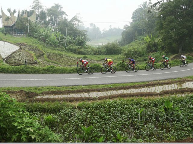 Etape 8 Pebalap lalui Kelok 44