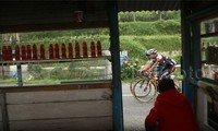 Kali ini Ahad Kazemi Sarai yang naik podium teratas.