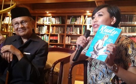 B.J. Habibie Luncurkan Biografi 'Rudy, Kisah Masa Muda 