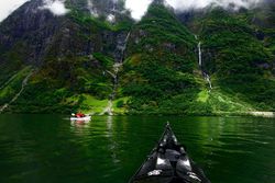Alam Fantastis Norwegia dari Sudut Pandang Kayak