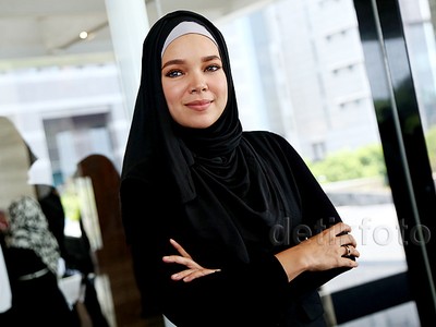 Dewi Sandra Sederhana tapi Cantik Banget!