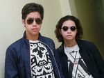 Girls... El dan Dul Berkacamata Hitam, Keren?