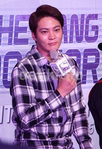 Aktor kelahiran 30 September 1987 itu bercerita soal perannya di drama 'Yong Pal.'