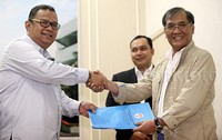 Sutjipto diumumkan sebagai ketua baru Satlak Prima oleh Sesmenpora Alfitra Salamm di Kantor Kemenpora, Jakarta, Senin (12/10/2015).