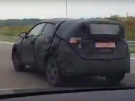 Crossover Toyota C-HR Terekam Kamera Dites di Jalan