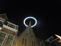 Ini adalah salah satu gereja tertua di Kota Utrecht, dengan instalasi lampu berupa lingkaran malaikat di atasnya (Sastri/detikTravel)