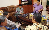 Uang itu dikumpulkan 2,5% dari total pengisian pulsa selama 1 tahun dari 50.000 pengguna kartu ummat.
