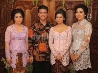 Alisia Rininta resmi dilamar oleh sang kekasih Novian Herbowo pada akhir pekan lalu. Asep Syaifullah/detikHOT.