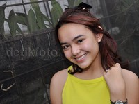 Belum lama ini, Manda melakukan perawatan wajah di tengah-tengah kesibukannya. Pool/Ismail/detikFoto.