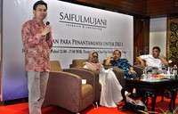 SMRC melakukan sigi mengenai peluang Ahok dan penantangnya untuk memperebutkan kursi gubernur Jakarta di Jalan MH Thamrin, Jakarta, Rabu (14/10/2015). Pool/Lamhot Aritonang/detikFoto.