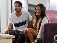 Shanty mengaku nge-fans dengan Reza sejak 'Perahu Kertas.' Pool/Noel/detikFoto.