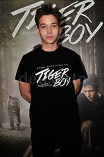 Girls, Gantengan Stefan William atau Maxime Bouttier?