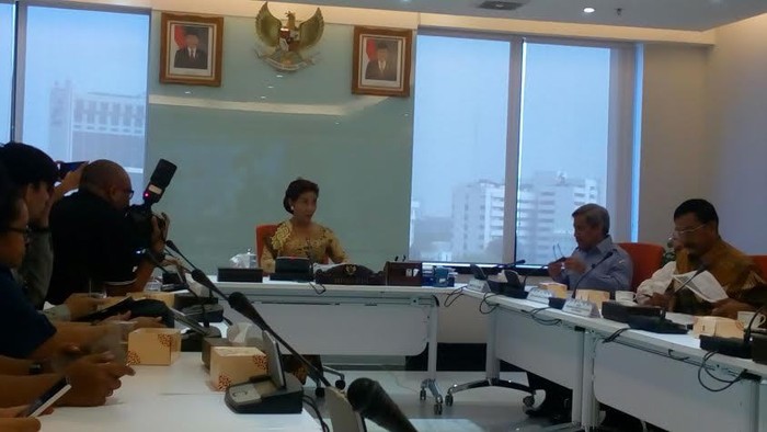 Beraksi Lagi, Susi Akan Ledakkan 14 Kapal Pencuri Ikan dan 2 Tanker