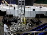 Persiapan Panggung 360 Derajat di Konser Glenn Fredly