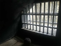 Ada 6 penjara bawah tanah di Museum Fatahillah di kawasan Kota Tua, Jakarta Barat. Penjara tersebut adalah peninggalan Belanda, yang dahulu digunakan untuk memenjarakan tahanan politik, orang yang tidak membayar utang dan lain-lain (Kurnia/detikTravel)