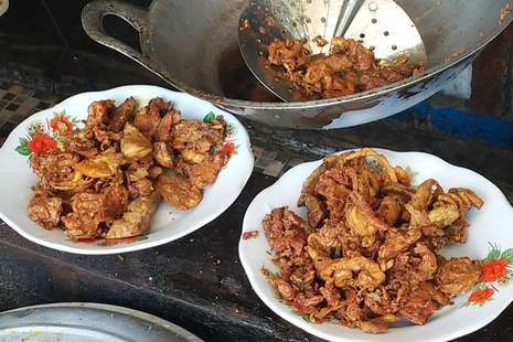 Gule Goreng Pak Samin (Randy/detikTravel) Gule Goreng Pak Samin (Randy/detikTravel)