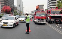 21 Unit Damkar turun untuk mengatasi kebakaran. Pool/Alfathir Yulianda/detikcom.