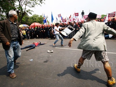 Demo Buruh Seberang Istana