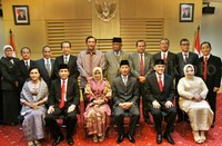 Menko Polhukam Luhut Panjaitan dan Jaksa Agung Prasetyo foto bersama pimpinan dan deputi penindakan KPK. Pool/Lamhot Aritonang/detikFoto.