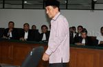 Sidang Vonis Fuad Amin Ditunda