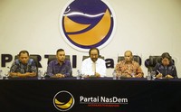 Hal tersebut disampaikan Surya paloh dalam konferensi pers di Kantor DPP Partai NasDem, Jl RP Soeroso, Jakarta Pusat, Kamis (15/10/2015) pukul 16.30 WIB.