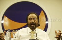 Sebelumnya, Patrice Rio ditetapkan tersangka hari ini. Plt pimpinan KPK Johan Budi menyampaikan Rio diduga menerima suap terkait penanganan perkara Bansos di Kejati Sumut dan Kejagung. Bagi Surya Paloh hal ini adalah cobaan berat bagi NasDem.