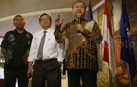 Patrice Rio Capella menyampaikan sikapnya ditemani pengacaranya Maqdir Ismail.