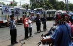 Aksi Peduli Keselamatan di Perlintasan KA