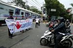 Aksi Peduli Keselamatan di Perlintasan KA