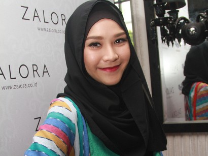 Hamil 5 Bulan, Zaskia Mecca Sebut Hanung Kebobolan
