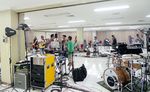 Aww, Aura Kasih Setia Temani Glenn Latihan Jelang Konser