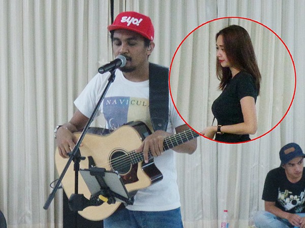 Aww, Aura Kasih Setia Temani Glenn Latihan Jelang Konser