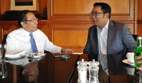 Berbagai hal dibicarakan oleh pemimpin Kota Bandung ini kepada Menko Maritim, terkait kebijakan sektor pariwisata dan perhubungan. Pool/Efrimal Bahri.
