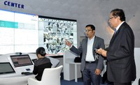 Bandung Command Center (BCC) adalah sebuah gagasan dari Wali Kota Bandung Ridwan Kamil sebagai salah satu upaya menjadikan Bandung sebagai kota cerdas dengan pemanfaatan teknologi informasi dan komunikasi. Di samping BCC ini bertujuan mewujudkan tata kelola pemerintahan, juga untuk meningkatkan kualitas pelayanan publik yang baik. Pool/Efrimal Bahri.
