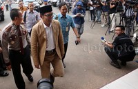 Ridwan Kamil memasuki Gedung Balai Pertemuan Metro Jaya.
