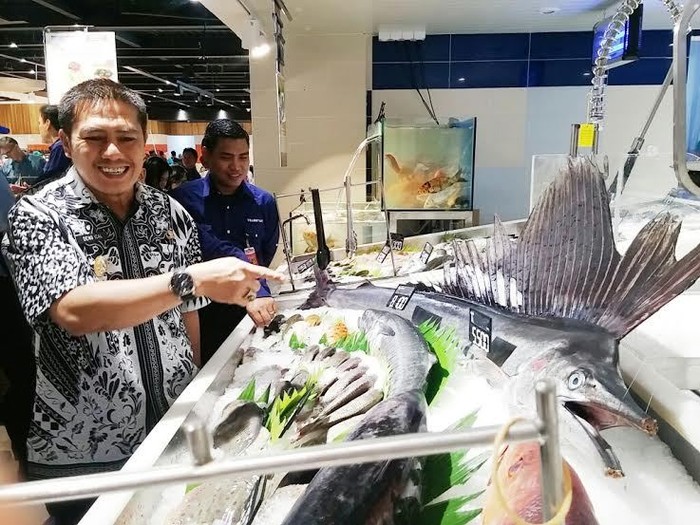 Toko Baru Transmart Carrefour Bikin Takjub Wakil Wali Kota Makassar