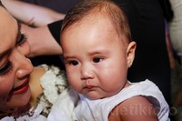 Tembemnya pipi putri Happy Salma. Pool/Gus Mun/detikFoto.